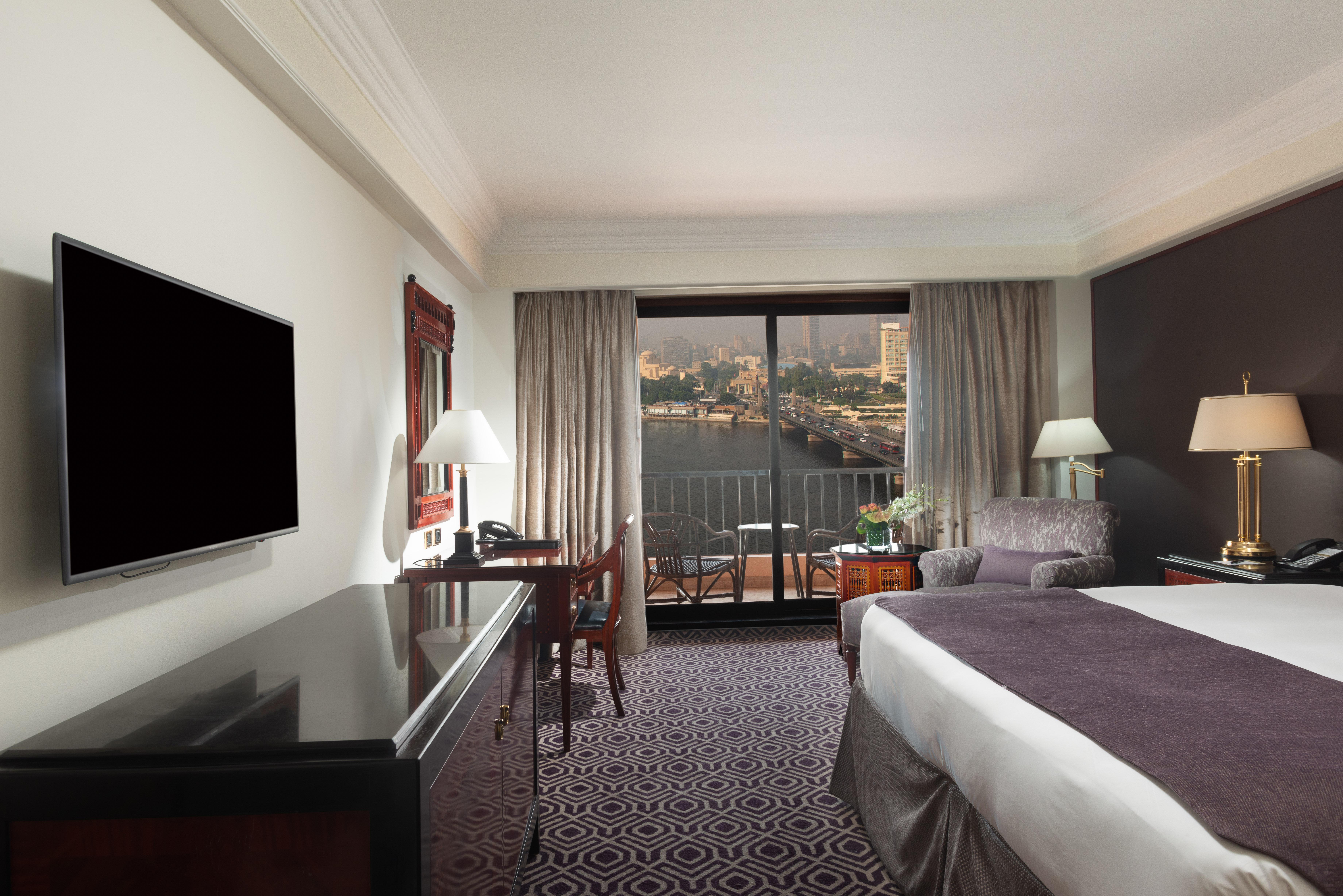 Intercontinental Cairo Semiramis By Ihg Hotel Luaran gambar A guest room at the Four Seasons Hotel