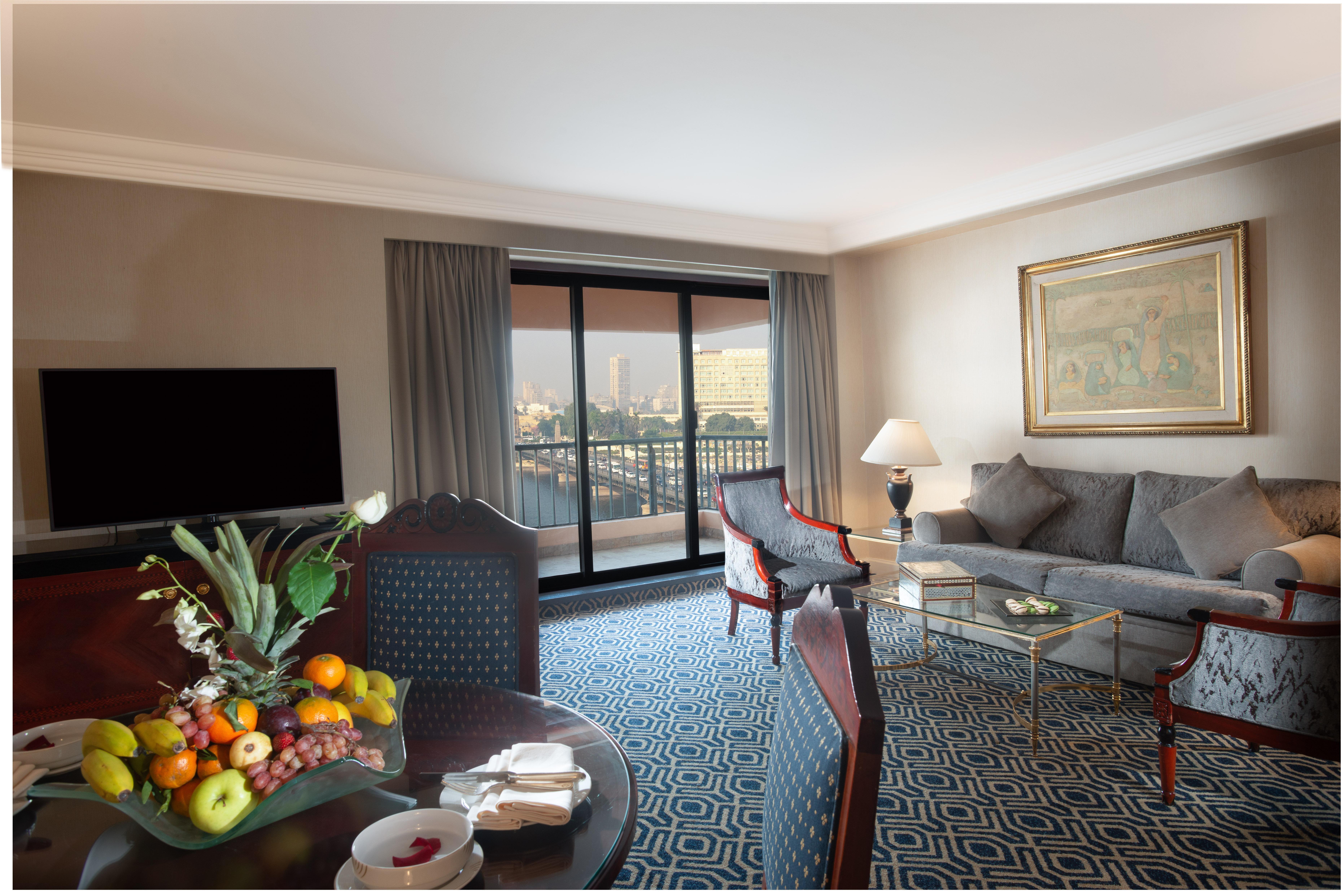 Intercontinental Cairo Semiramis By Ihg Hotel Luaran gambar A suite at the Four Seasons Hotel, Cairo