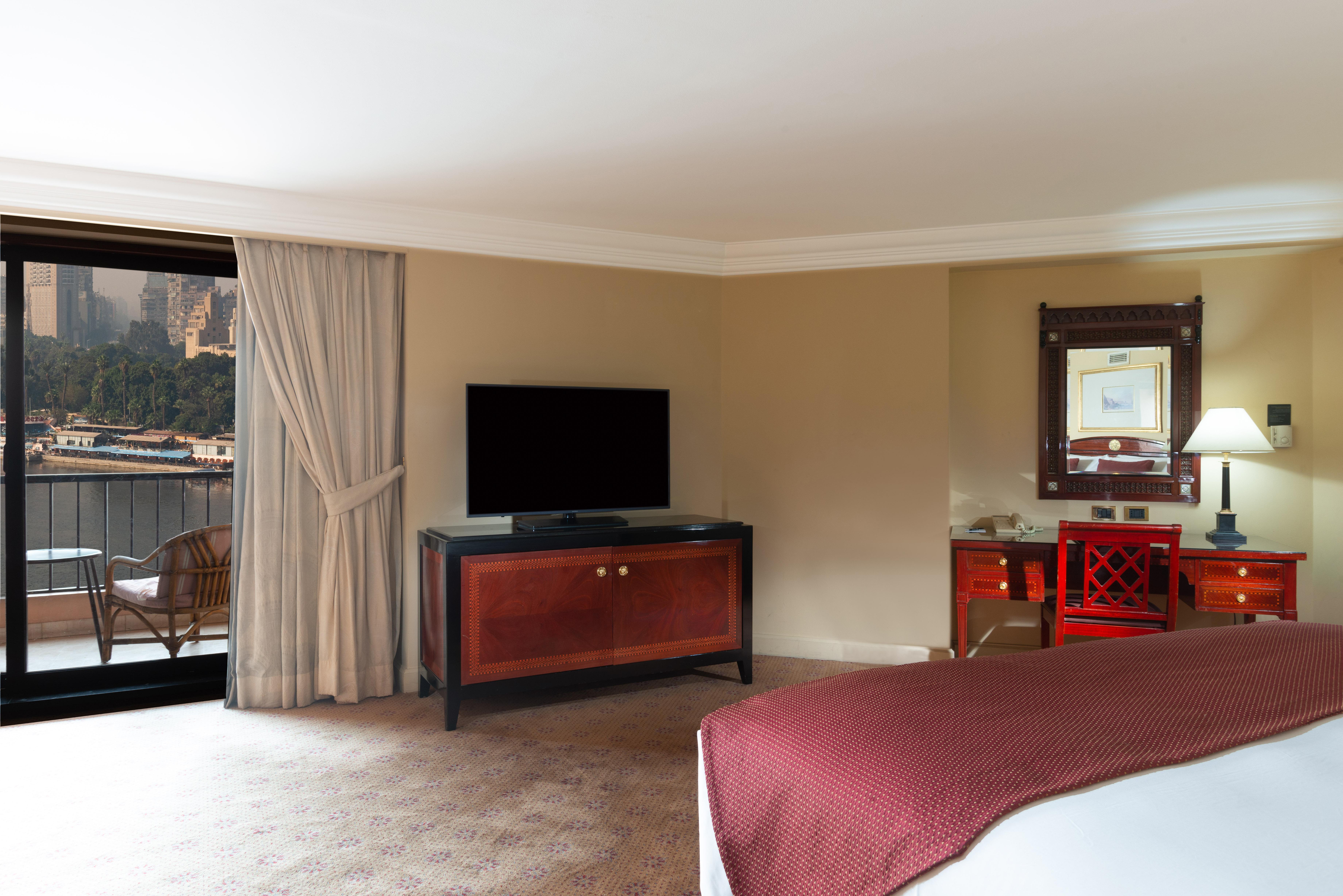 Intercontinental Cairo Semiramis By Ihg Hotel Luaran gambar A bedroom at the Four Seasons Hotel