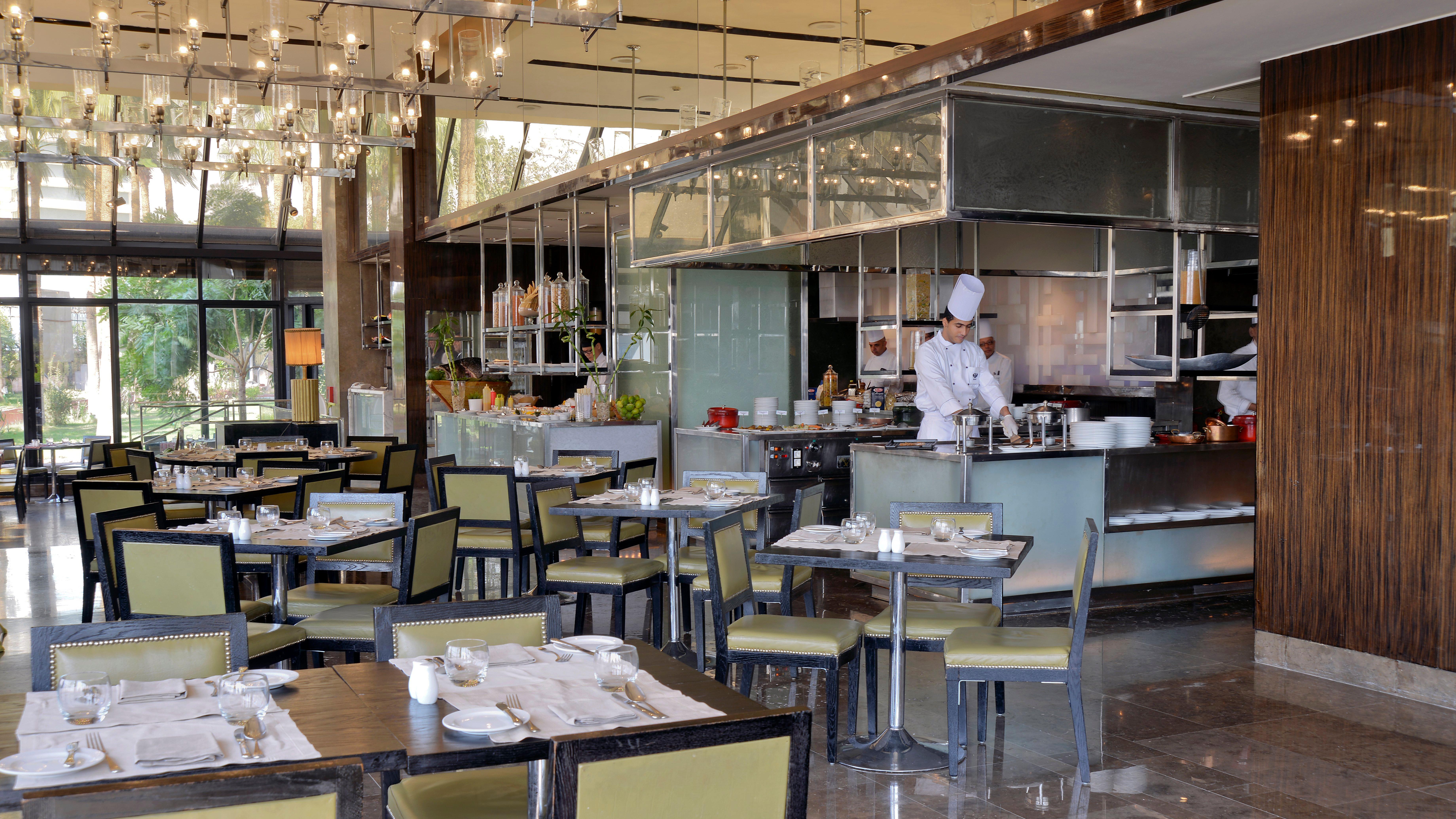 Intercontinental Cairo Semiramis By Ihg Hotel Luaran gambar The restaurant