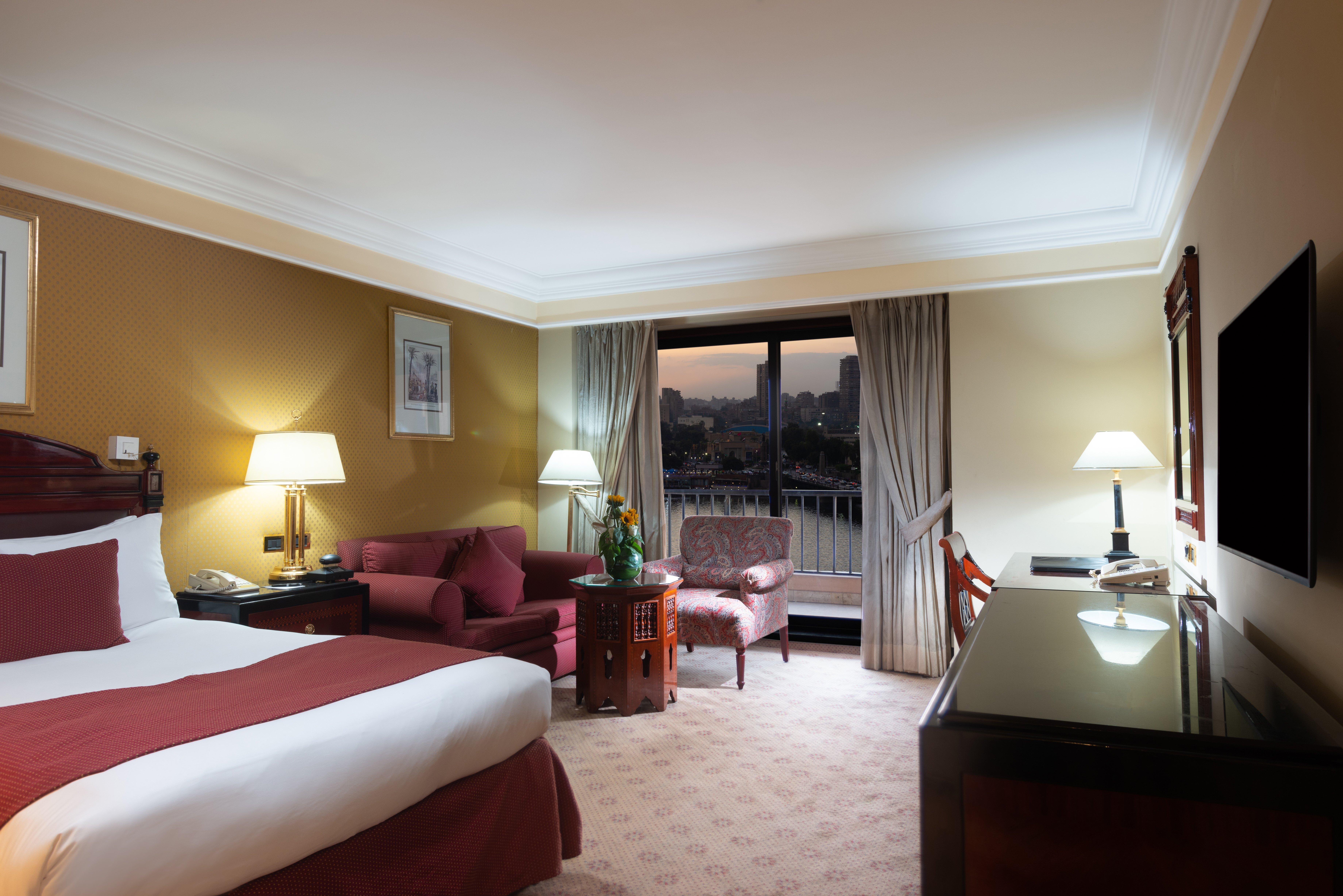 Intercontinental Cairo Semiramis By Ihg Hotel Luaran gambar A room at the Hilton London Heathrow
